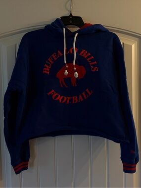New Era Women’s Buffalo Bills Blue & Red Cropped Football Hoodie
